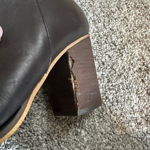 Black leather booties - Picture 2 of 8